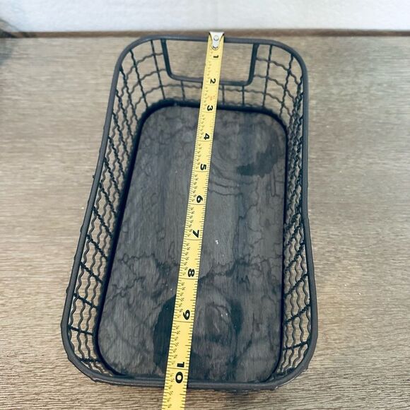 Farmhouse Metal Wire Storage Organizer Caddy - Picture 3 of 5